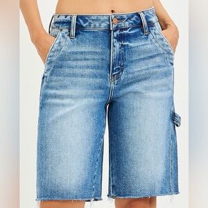 ❤️Hello Gorgeous! RISEN High Rise Bermuda With Side Tab Detail - Medium Wash